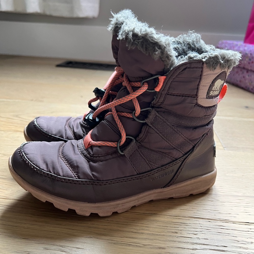 Sorel gray winter boots kids size 2